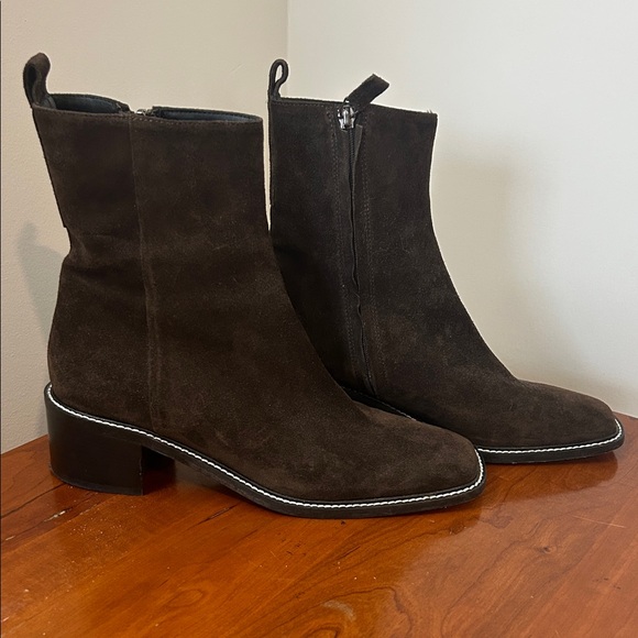 Everlane Shoes - Everlane Beige Leather Sole Ankle Boots